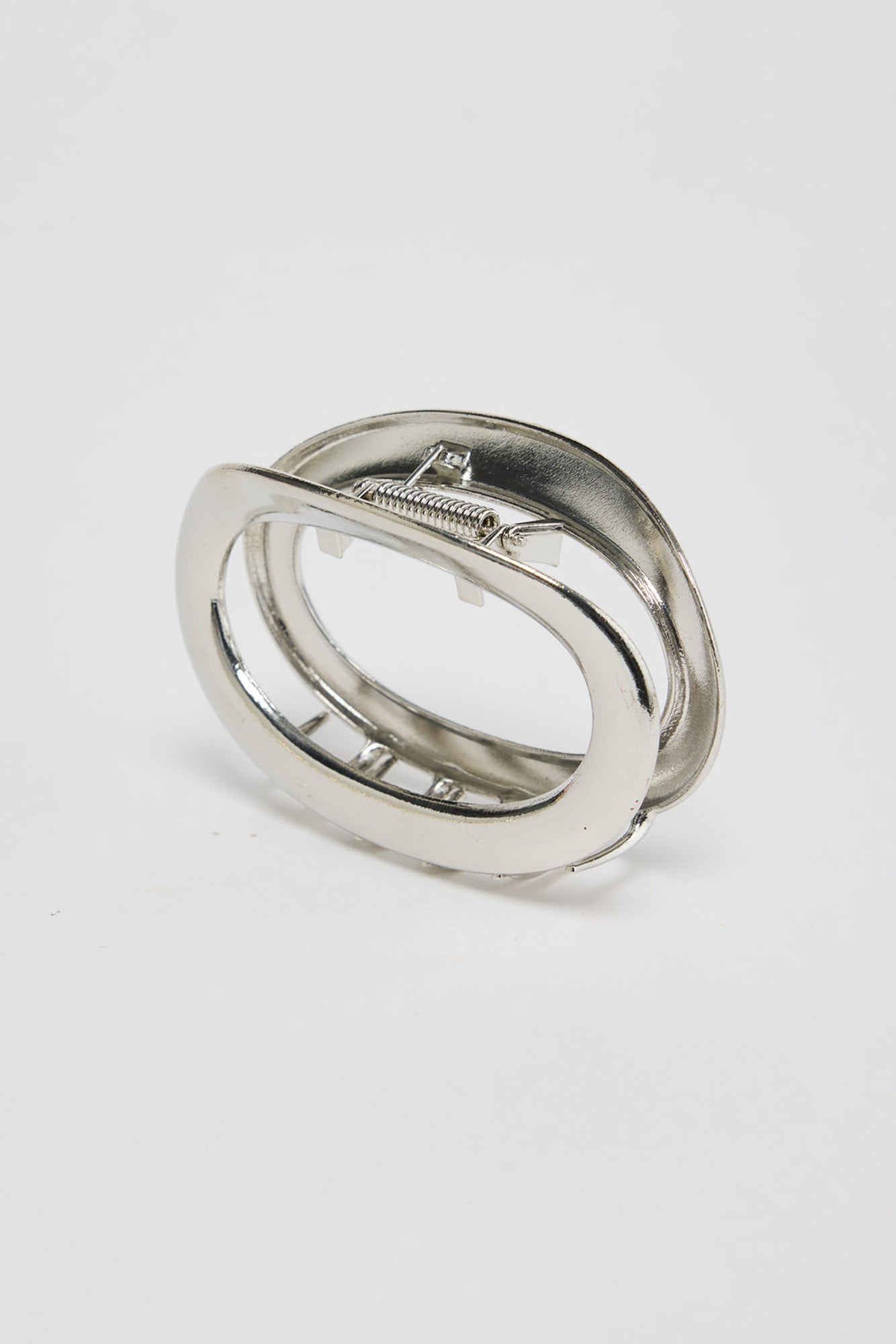 Noosa Hair Claw in silver - reverse angle view of the oval hair claw